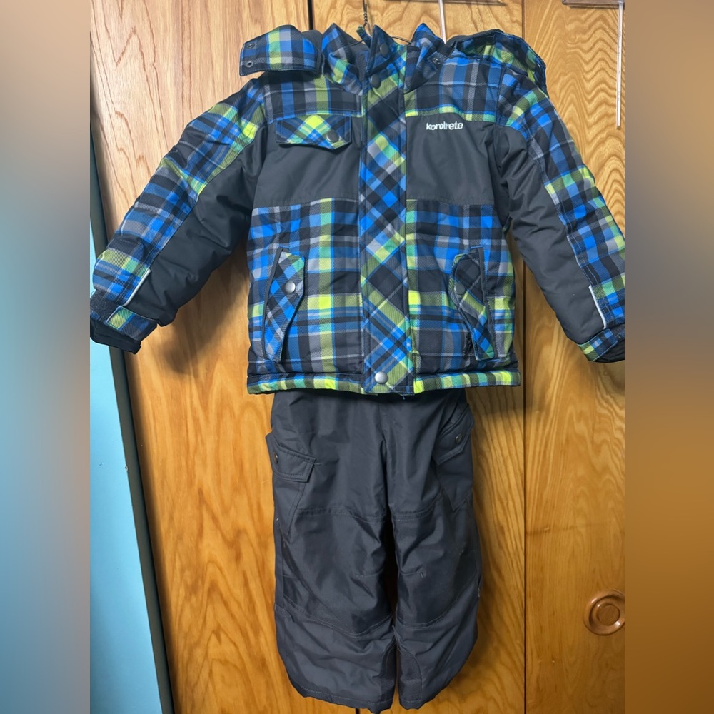 Konkrete kids snow suit